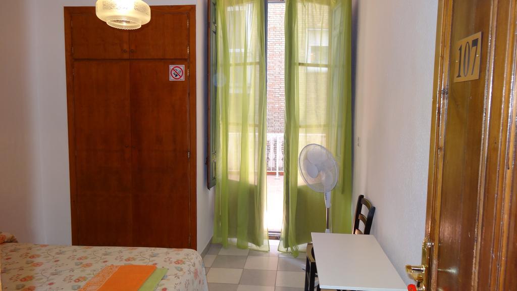 Pension Olympia Granada Phòng bức ảnh